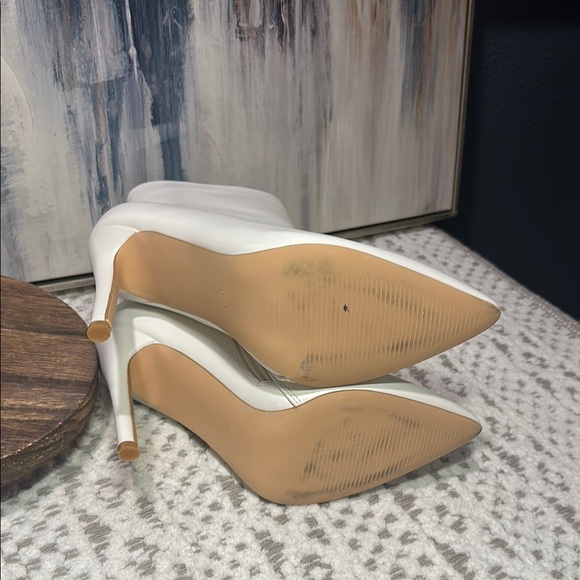 Elegant White Ankle Boot Stiletto Women's 7.5 Classic Elegant Sophisticated EUC - Picture 5 of 14